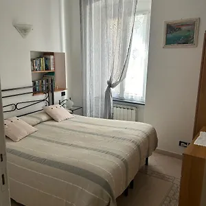 https://appartamento-in-tipico-carugio-ligure.hotelitalianriviera.com