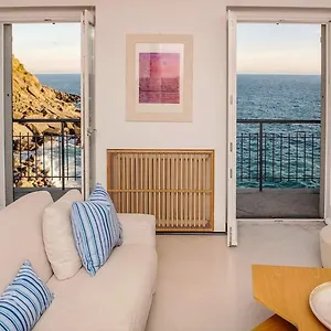 https://carattino-12-idyllic-seafront-family-retreat.hotelitalianriviera.com